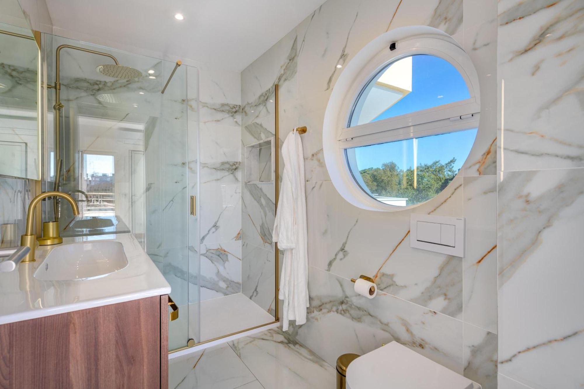 Apartment Ocean Drive - Oura - Jacuzzi - By Bedzy